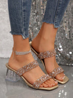 New comfortable and minimalist sandals with a square toe, featuring a chunky heel and a woven transparent heel, designed specifically for plus-size women and perfect for outdoor activities and the beach.
